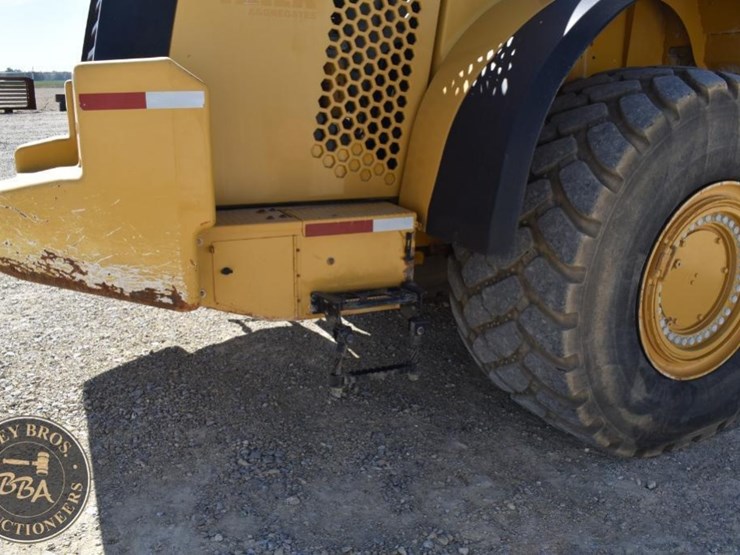 2014-caterpillar-982m-image-55