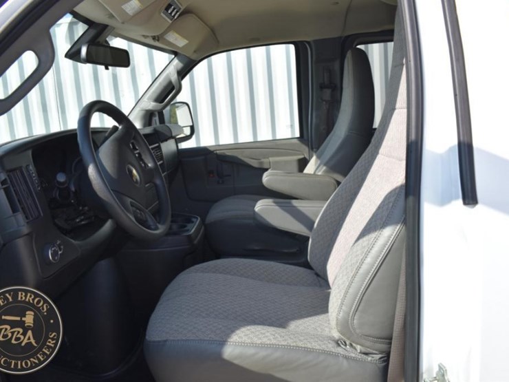 2019-chevrolet-express-2500-image-12