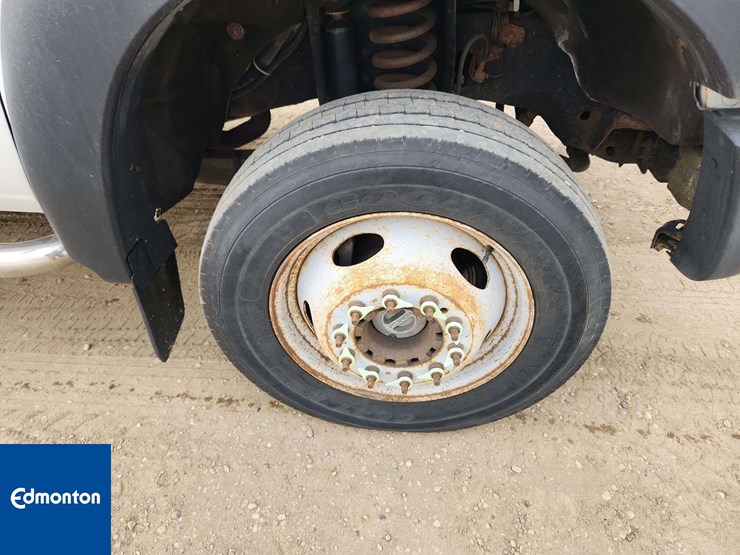 2012-ford-f550-image-33