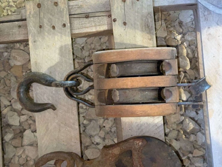 lot-of-blocks-and-pulleys-image-17