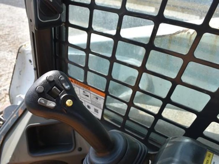 2017-bobcat-s570-image-43