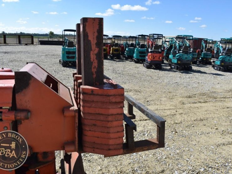 ditch-witch-r65-image-33