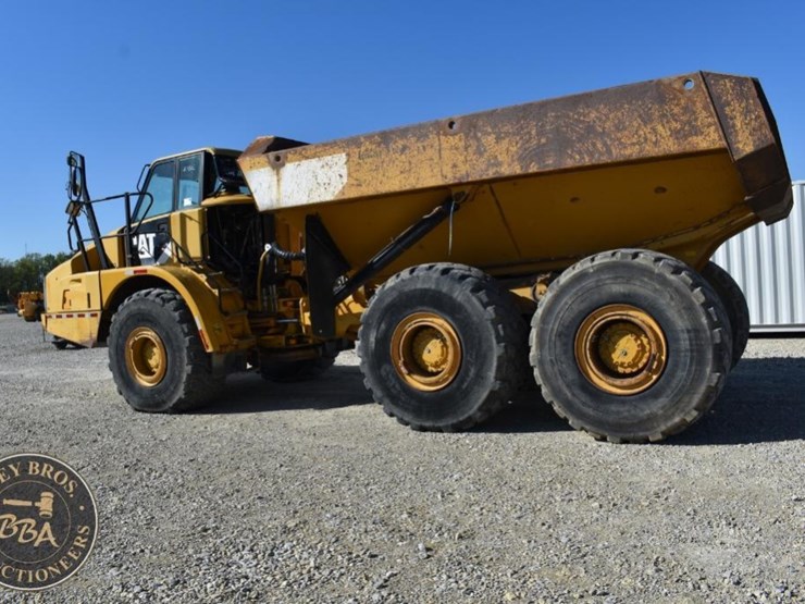 2011-caterpillar-740b-image-2