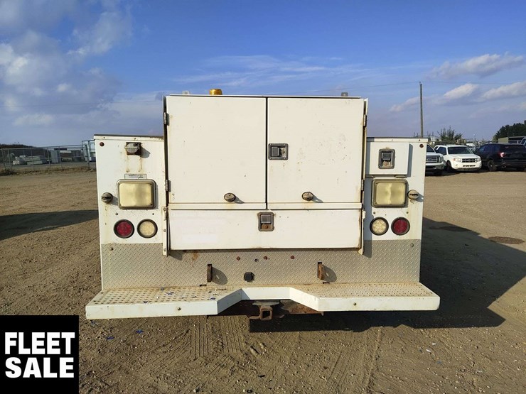 2011-ford-f550-image-16