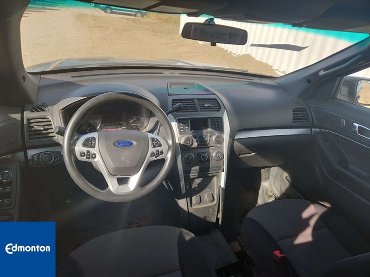 2014-ford-explorer-image-16