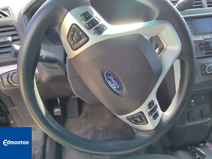 2015-ford-explorer-image-9