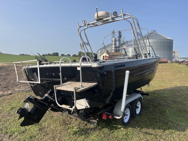 crestliner-1850-fishing-boat-image-5