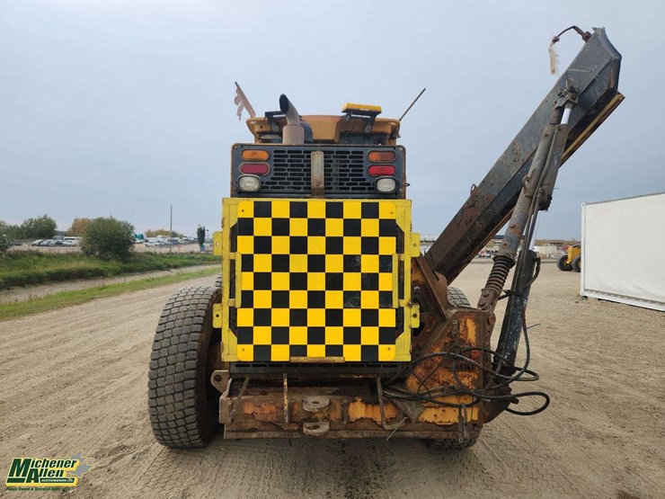 2006-deere-770d-image-18