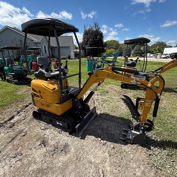 #607 • 2025 CFG Industrial QK18R Hydraulic Track Type Mini Excavator