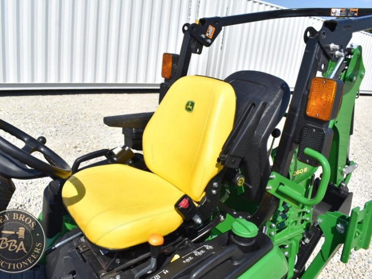 2022-john-deere-1025r-image-13