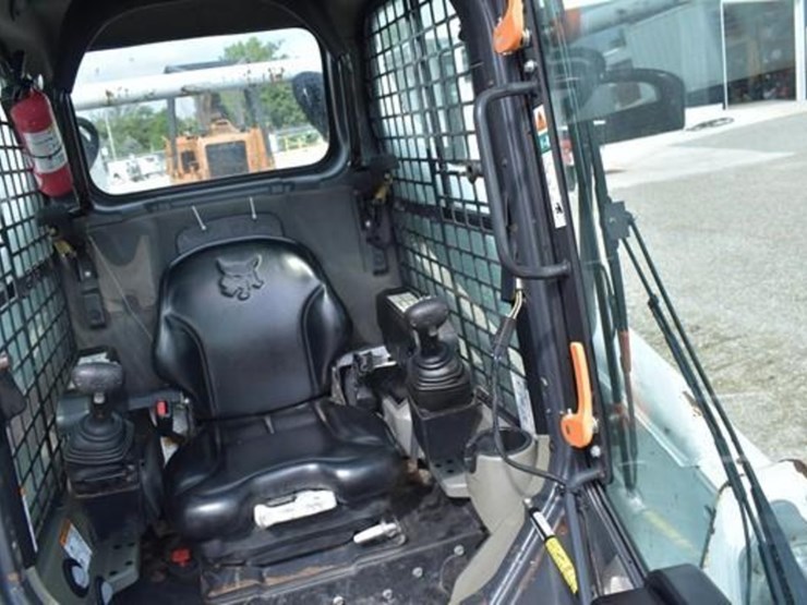 2017-bobcat-s570-image-48