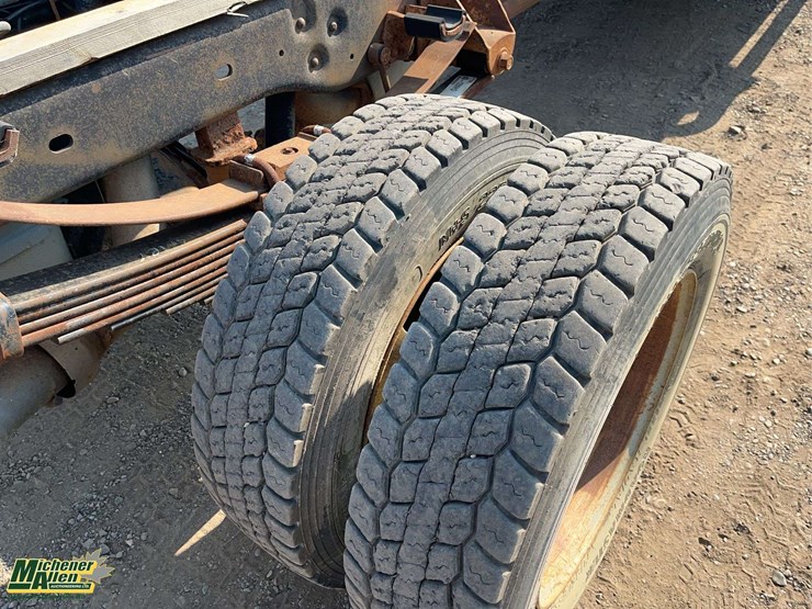 2010-ford-f550-image-9