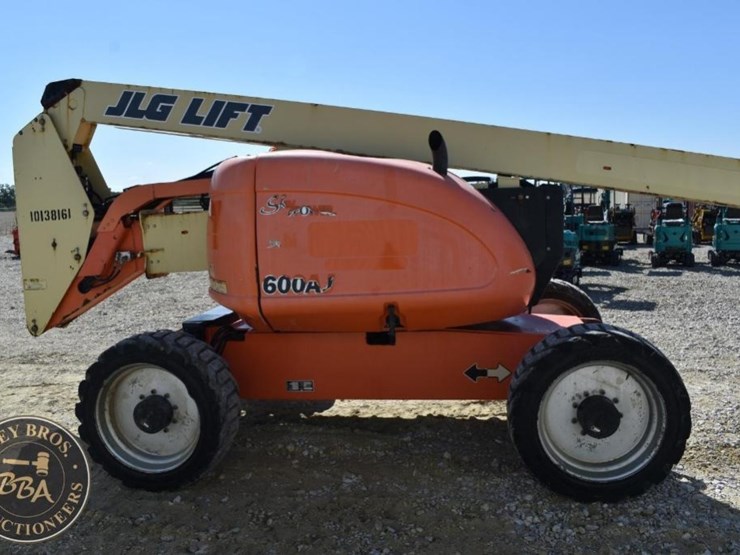 2013-jlg-600aj-image-23