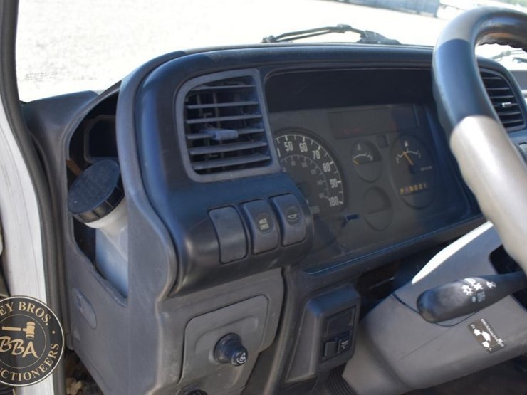 2003-isuzu-npr-hd-image-14