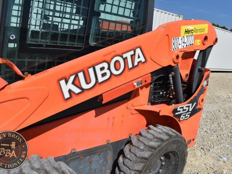2017-kubota-ssv65-image-53