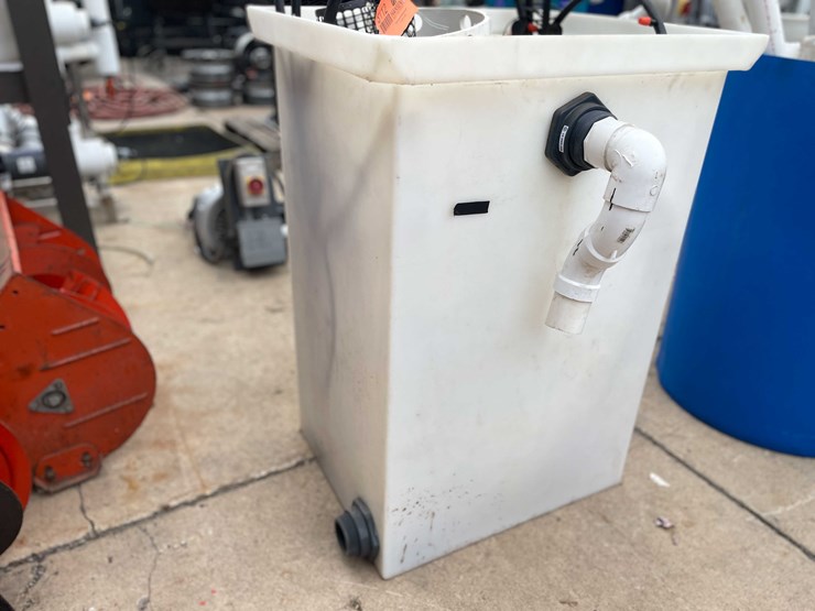 #3112-•-sump-tank-with-parts-(o3)-image-3