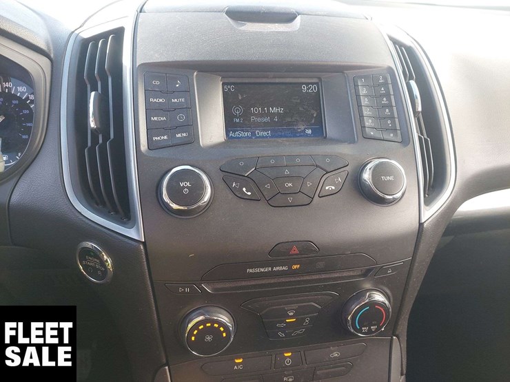 2016-ford-edge-image-13