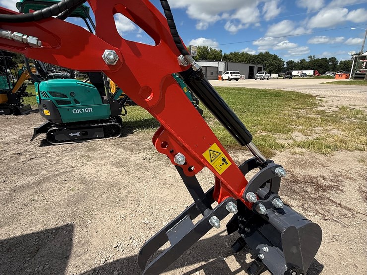 #603-•-2025-cfg-industrial-mx15r-hydraulic-track-type-mini-excavator-image-7