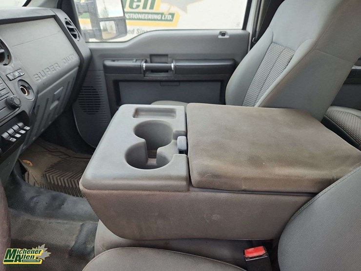 2014-ford-f550-image-16