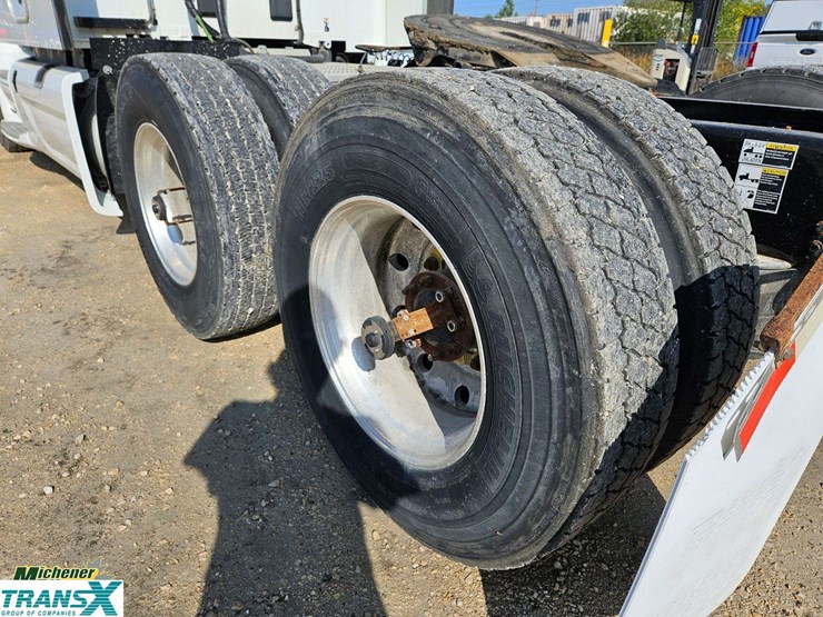 2019-peterbilt-579-image-34