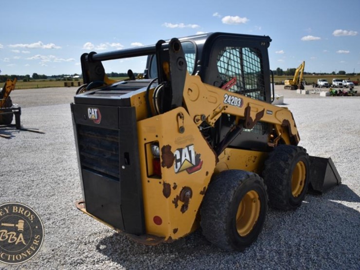2019-caterpillar-242d3-image-19