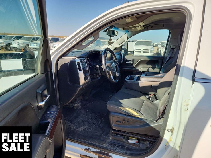 2015-gmc-sierra-2500hd-image-13