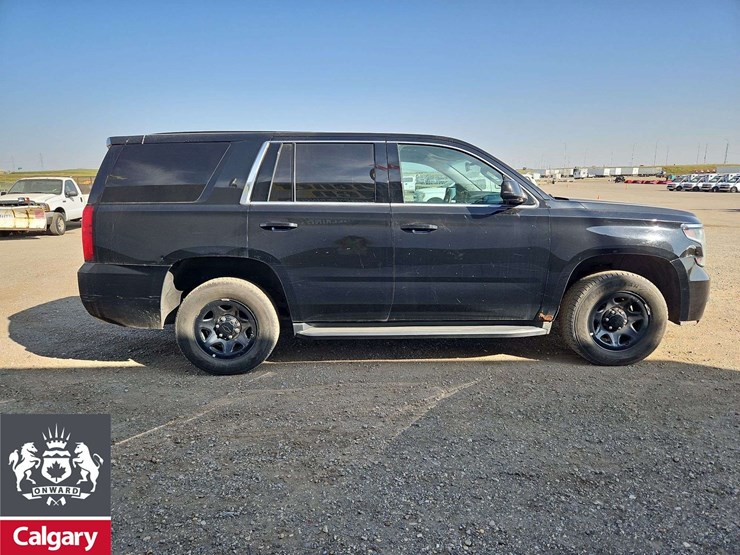 2015-chevrolet-tahoe-image-16