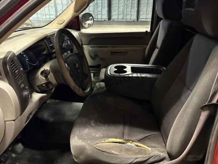 2010-chevrolet-silverado-2500hd-image-23