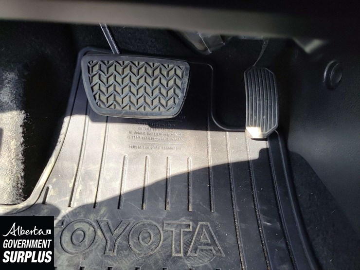 2015-toyota-highlander-image-14