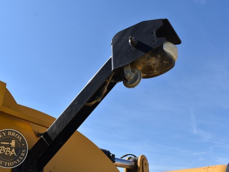 2014-caterpillar-982m-image-67