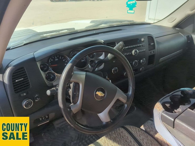 2012-chevrolet-silverado-3500hd-image-14
