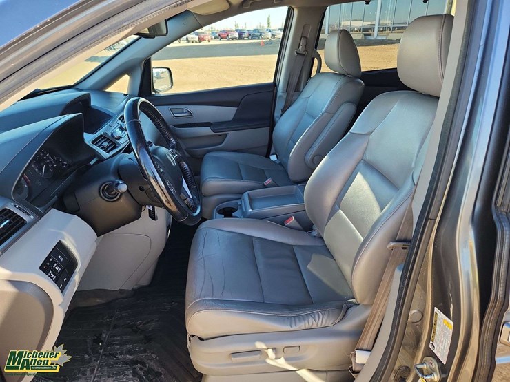 2013-honda-odyssey-image-15
