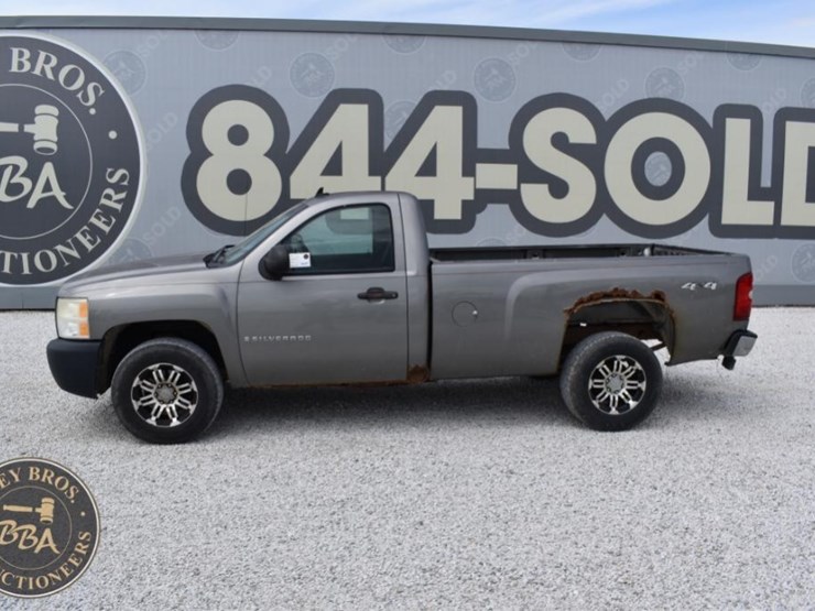 2009-chevrolet-silverado-1500-image-3