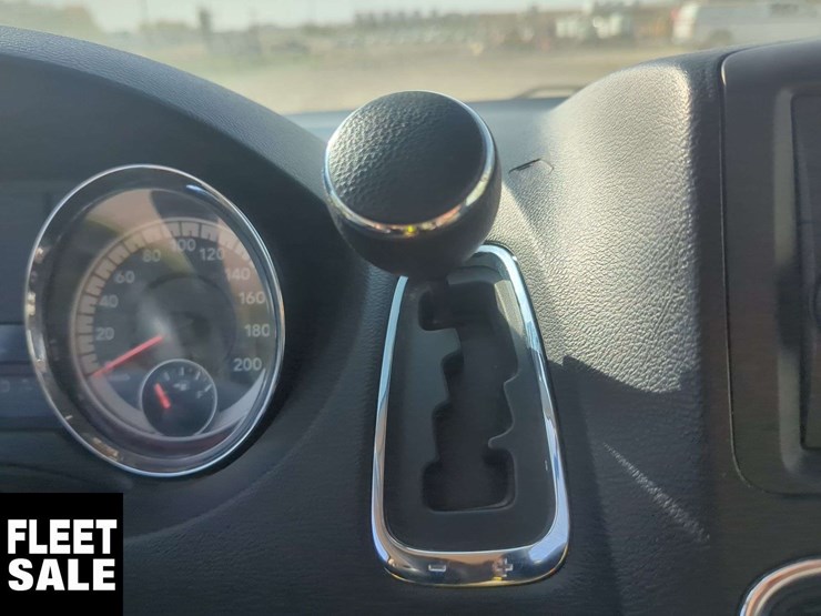 2012-dodge-grand-caravan-se-image-16