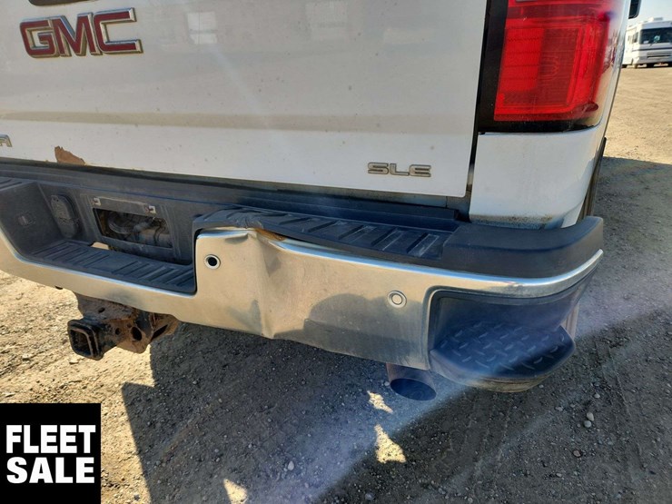 2015-gmc-sierra-2500hd-image-34