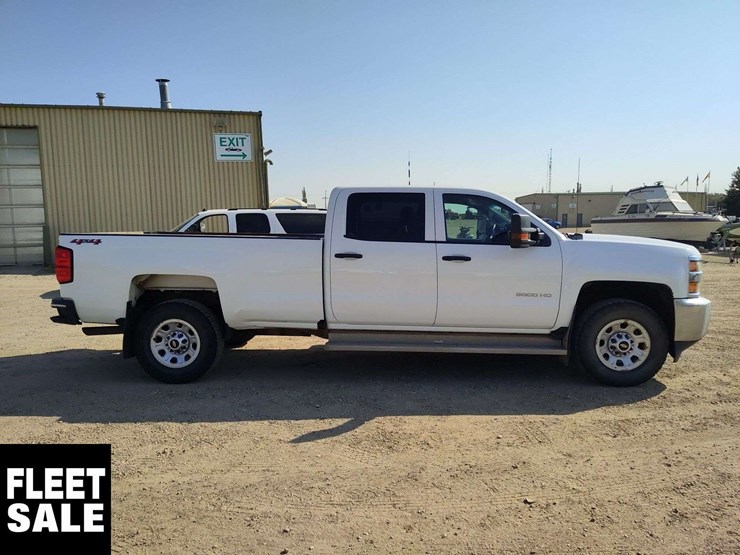 2018-chevrolet-silverado-3500hd-image-23