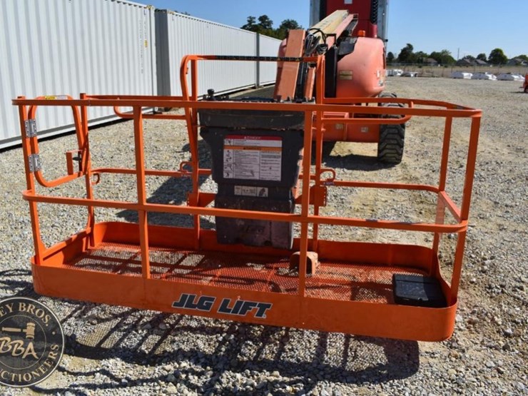 2013-jlg-600aj-image-19