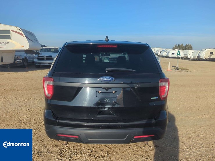 2018-ford-explorer-image-26