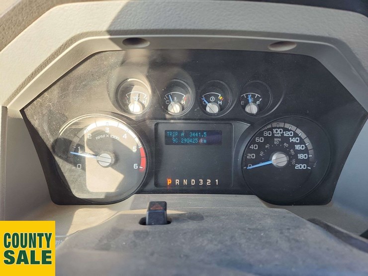2013-ford-f550-image-21
