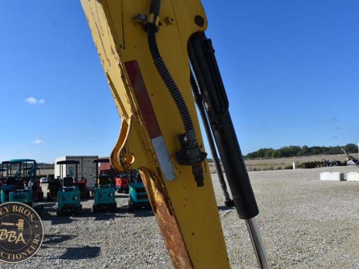 2013-caterpillar-305.5d-cr-image-23