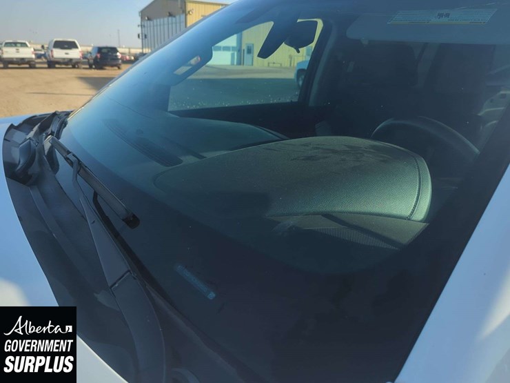 2019-chevrolet-suburban-image-43