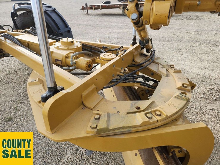 2020-caterpillar-150-awd-image-21