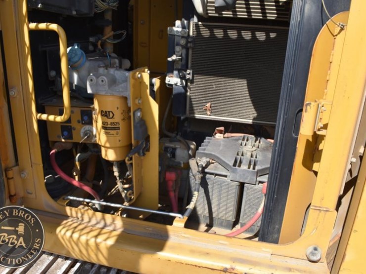 2011-caterpillar-312d-image-30