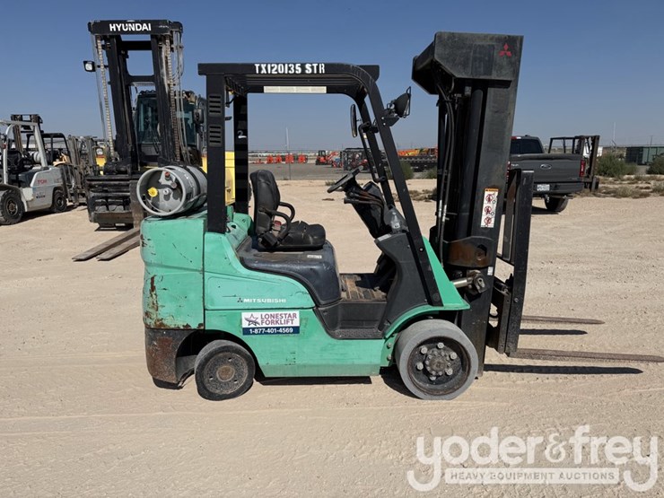 2012-mitsubishi-fgc30n-image-6