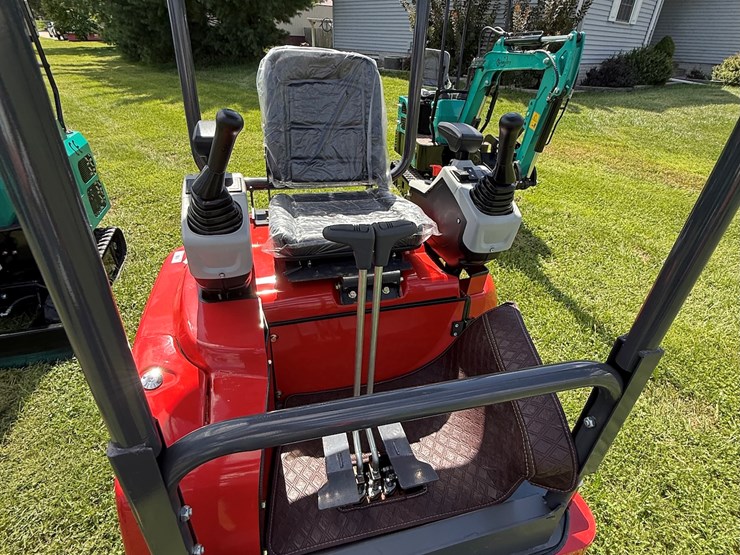 #613-•-2025-cfg-industrial-qk20r-hydraulic-track-type-mini-excavator-image-5