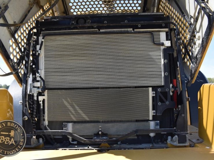 2014-caterpillar-982m-image-89