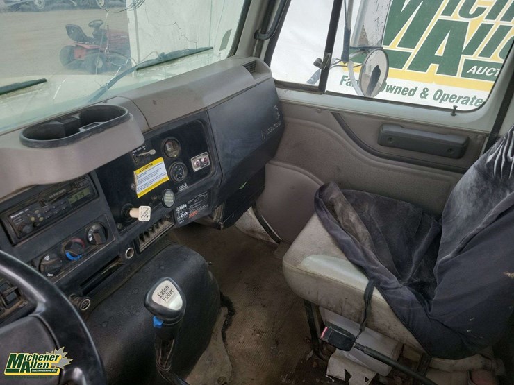 2000-international-4900-image-13