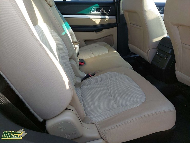 2016-ford-explorer-xlt-image-12