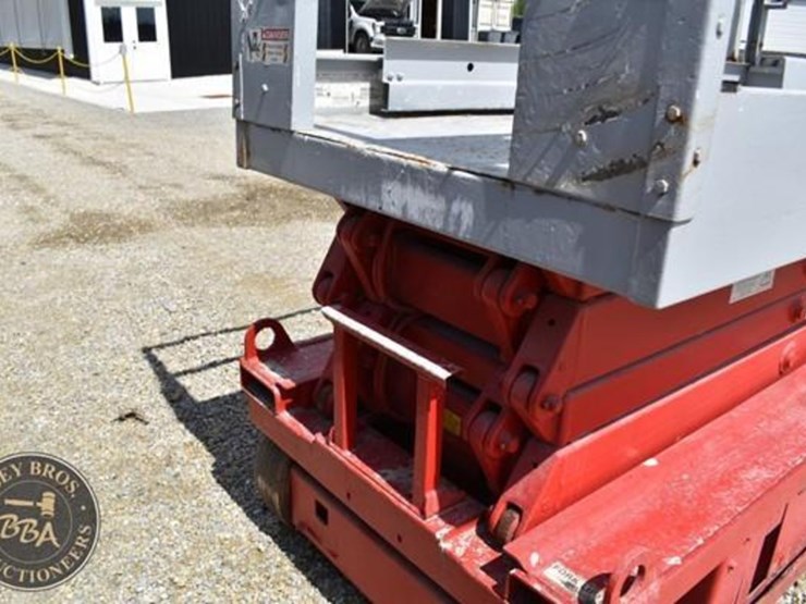 electric-scissor-lift-37988-image-7