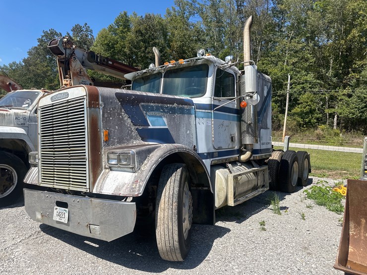 #130-•-1984-freightliner-flc-truck-image-2